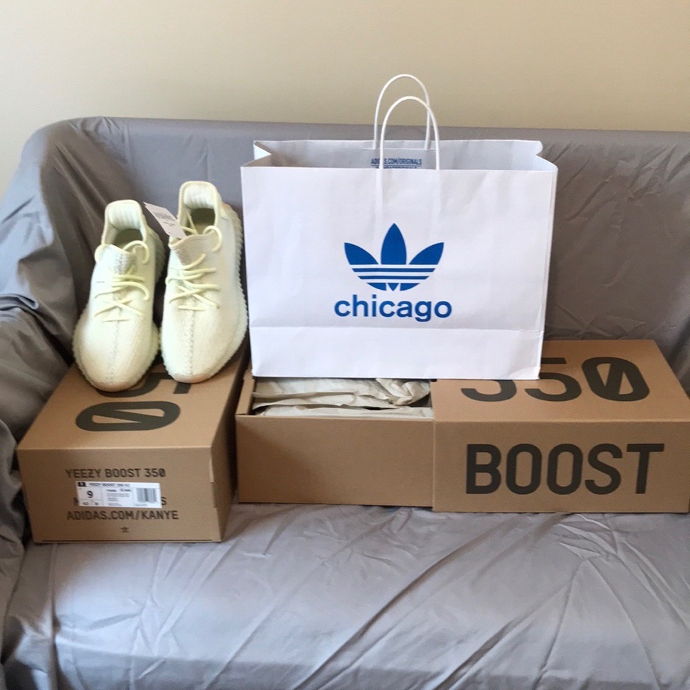 YEEZY BOOST 350 V2